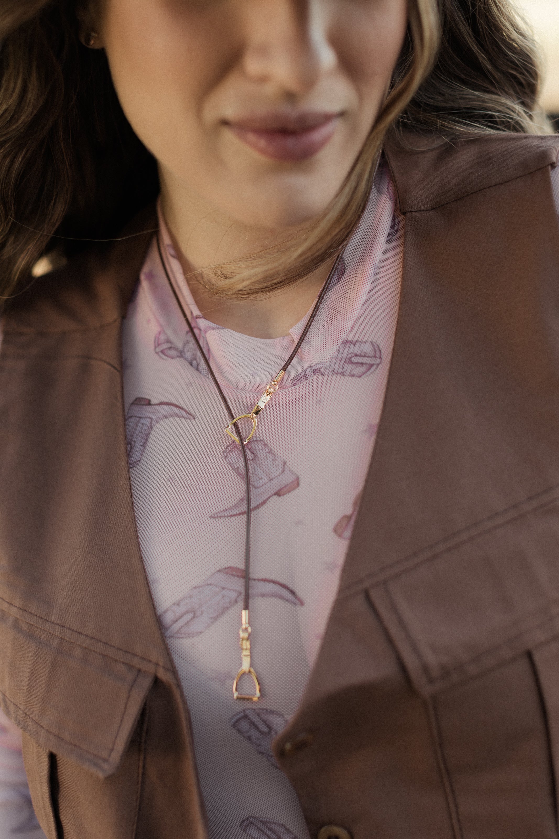 Collar Estribo con Cuero