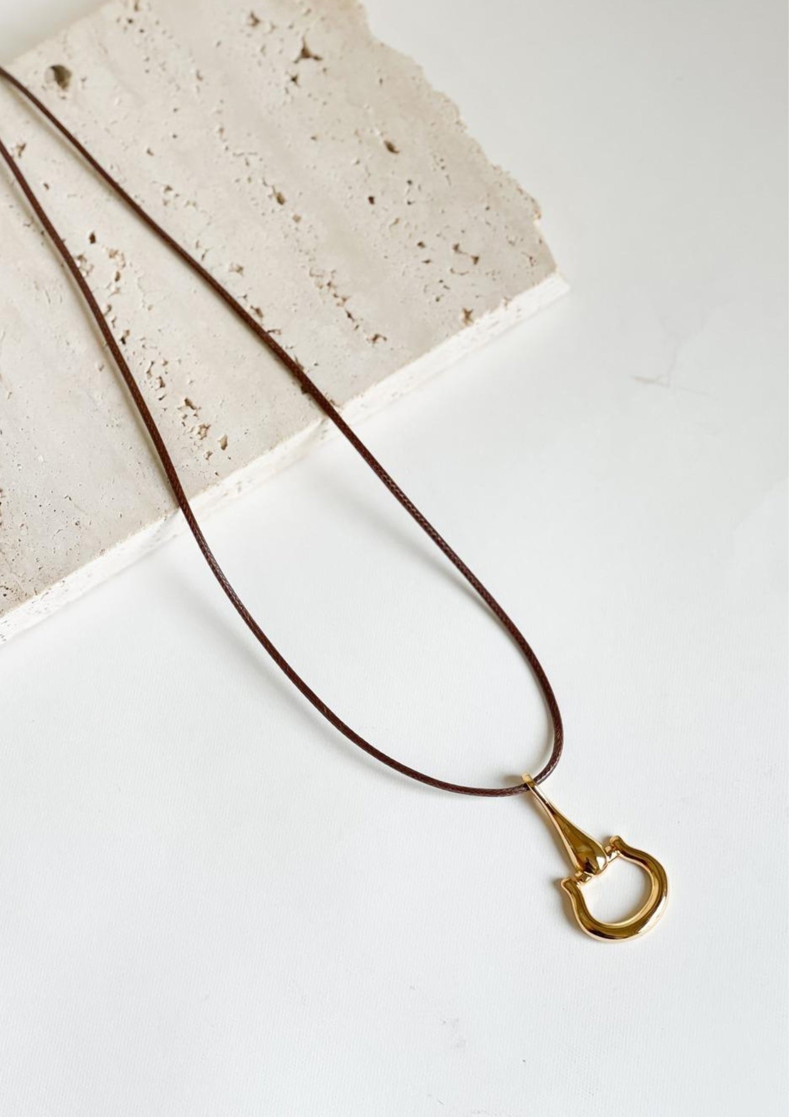 Collar Bocado en Cuero