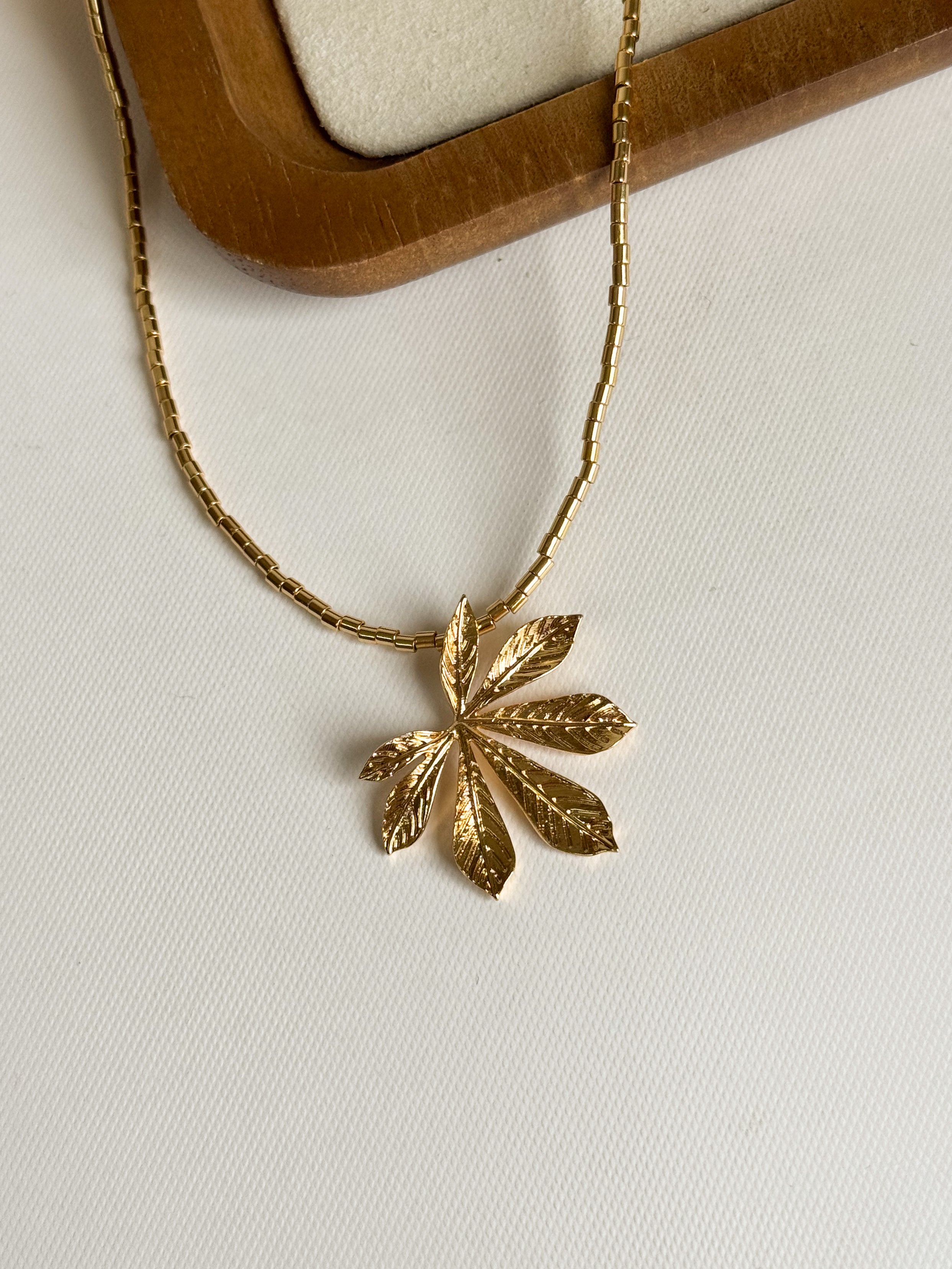 Collar Hoja de Yuca