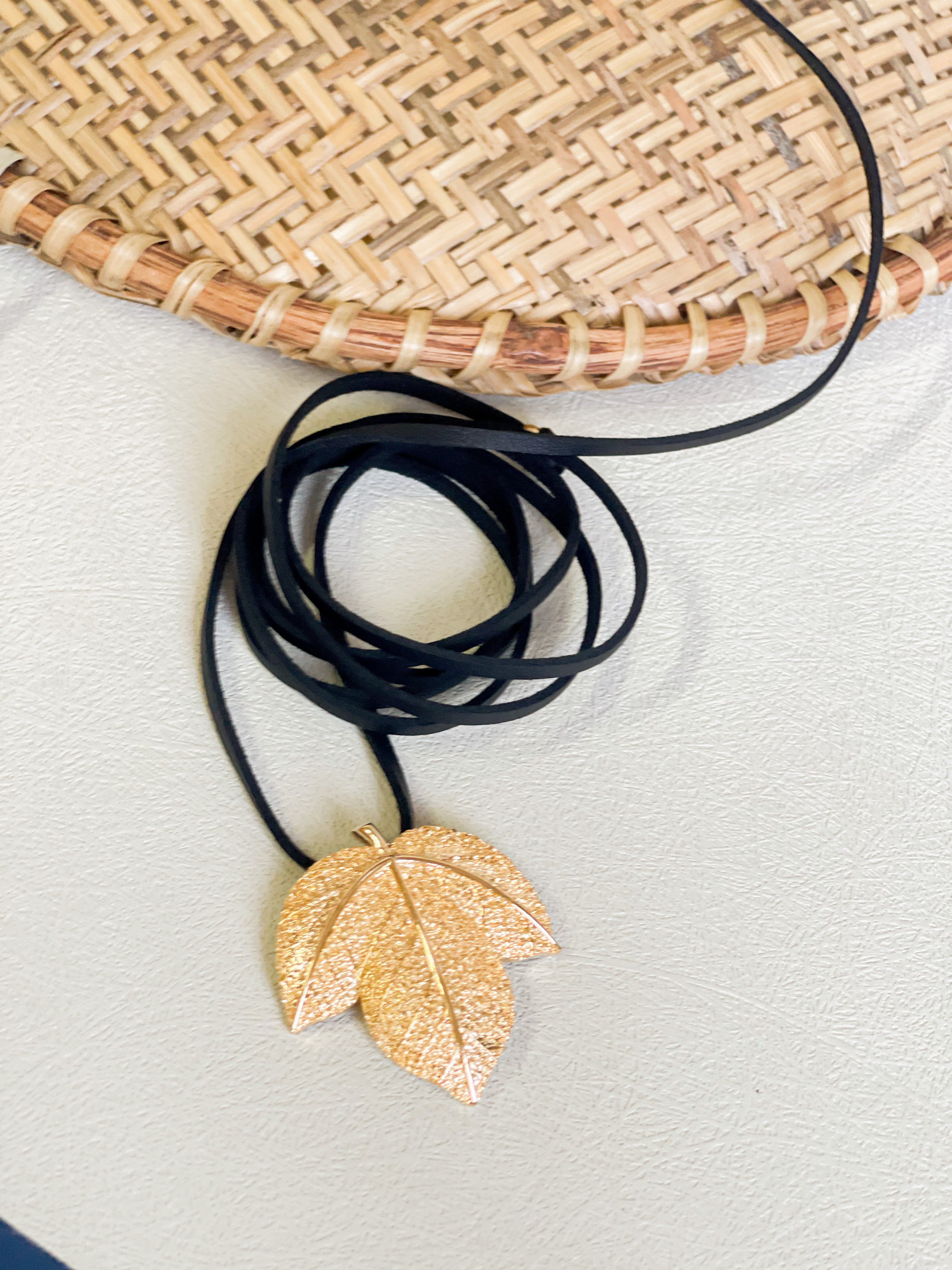 Collar Hoja de Algodón
