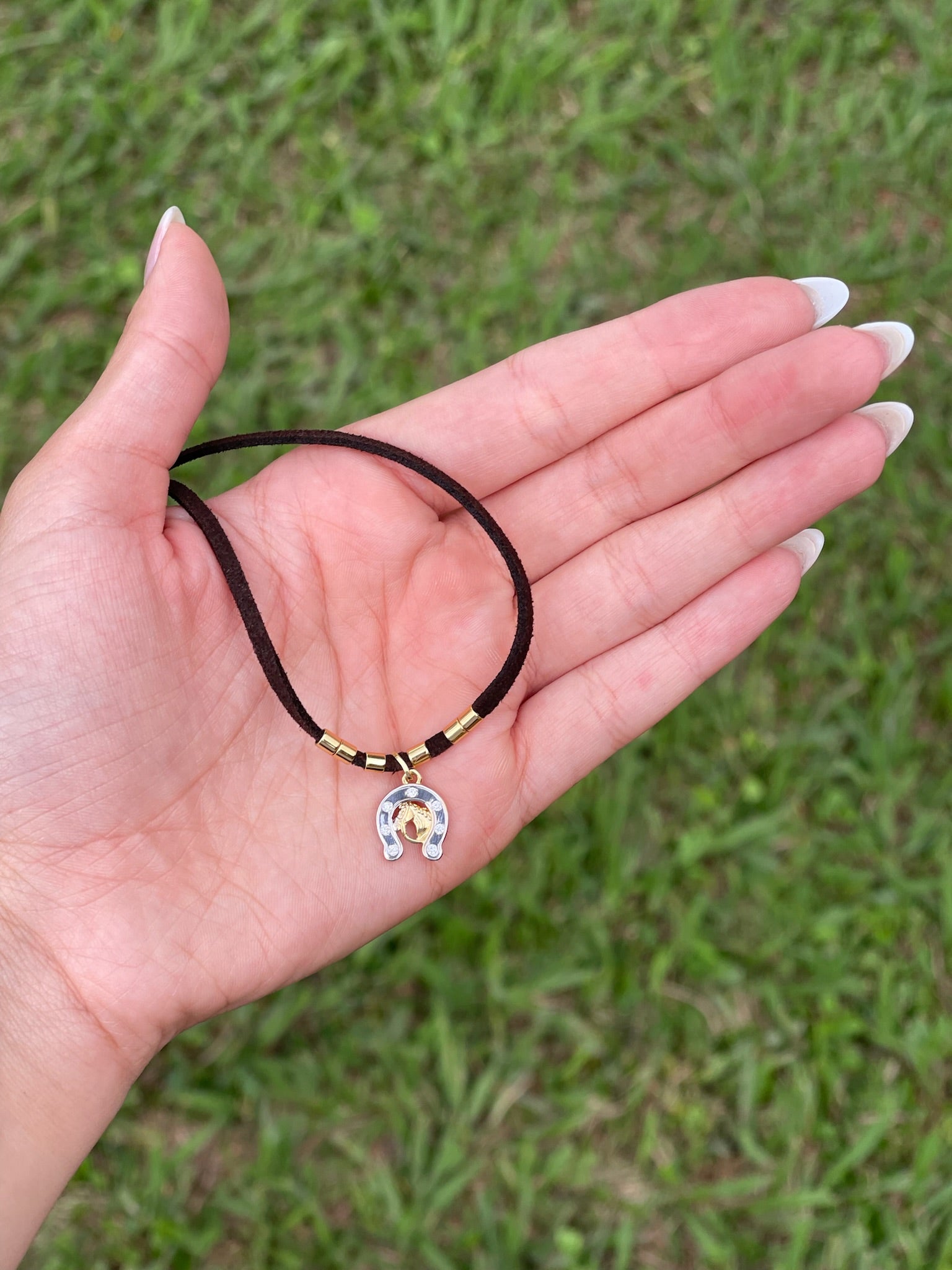 Choker Herradura en Cuero