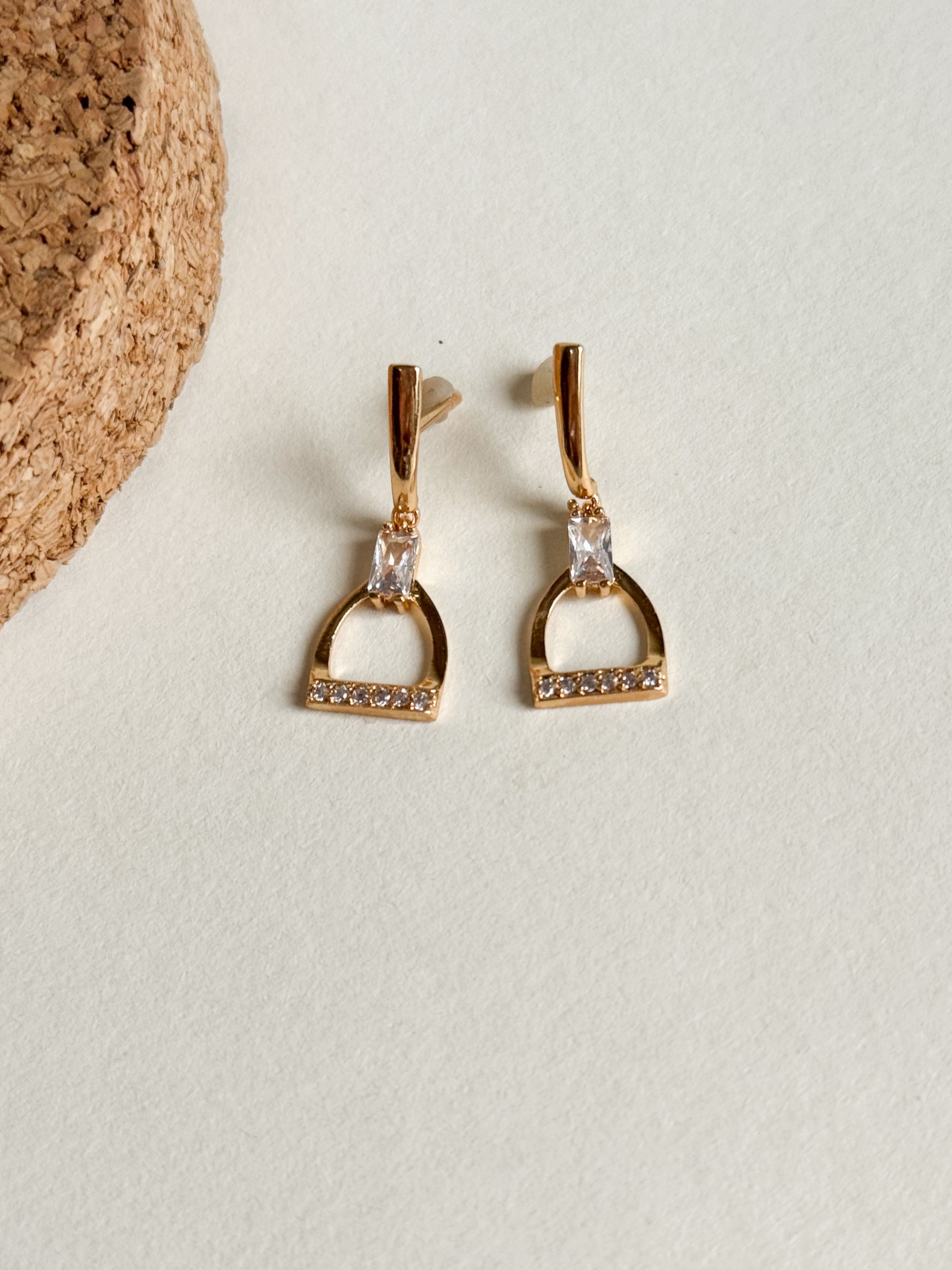 Aretes Estribo – Zirconia