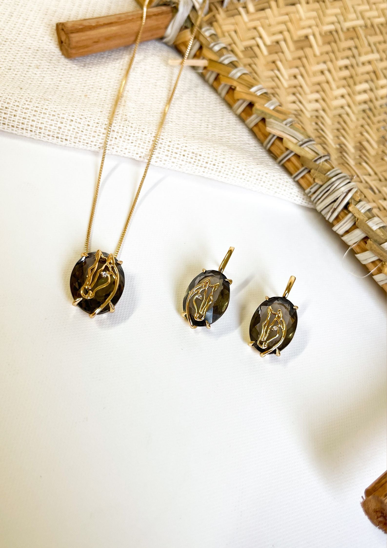 Aretes Caballo con Piedra