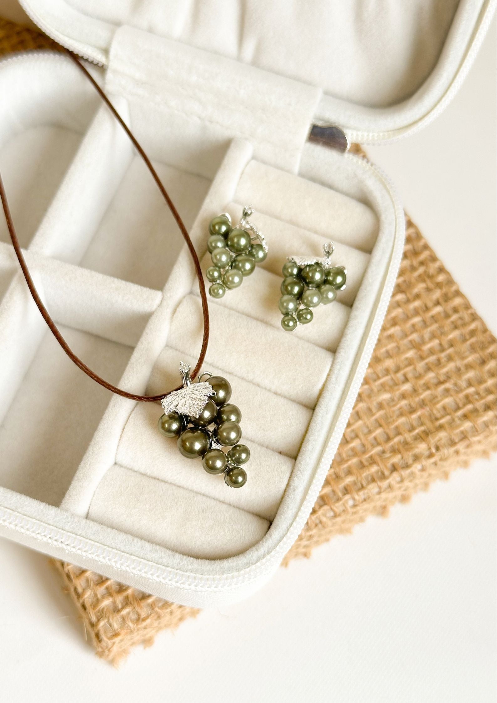 Collar Uva